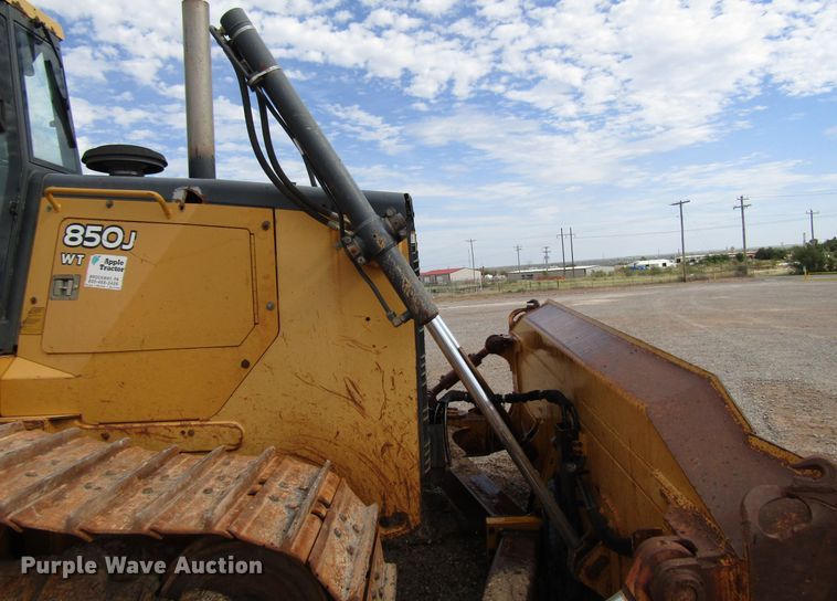 image for item DG0205 2008 John Deere 850J dozer