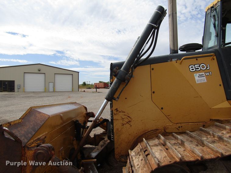 image for item DG0205 2008 John Deere 850J dozer