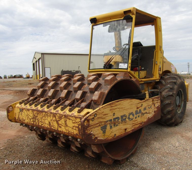 image for item DG0206 Vibromax VM106PD single drum vibratory roller