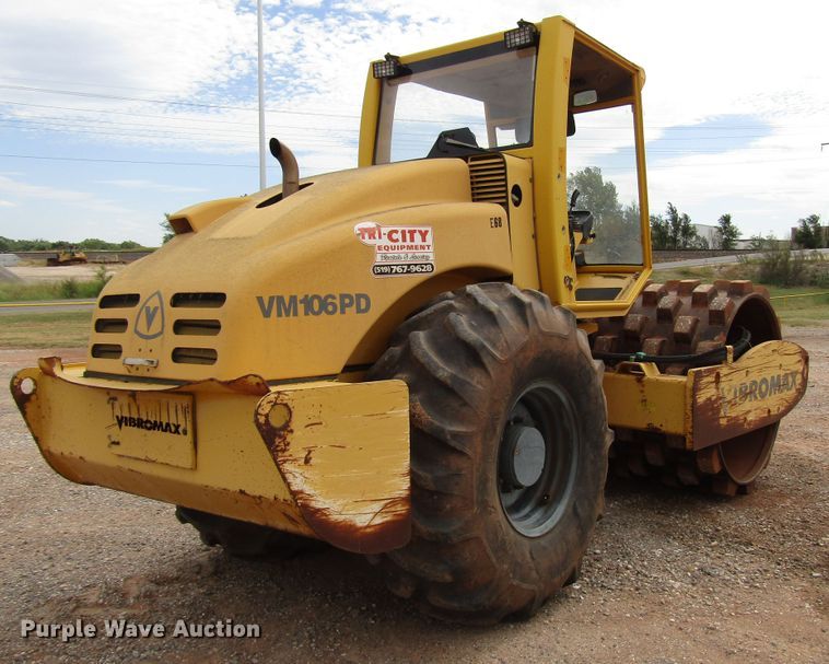 image for item DG0206 Vibromax VM106PD single drum vibratory roller