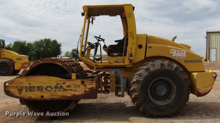 image for item DG0206 Vibromax VM106PD single drum vibratory roller