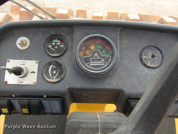 image for item DG0206 Vibromax VM106PD single drum vibratory roller