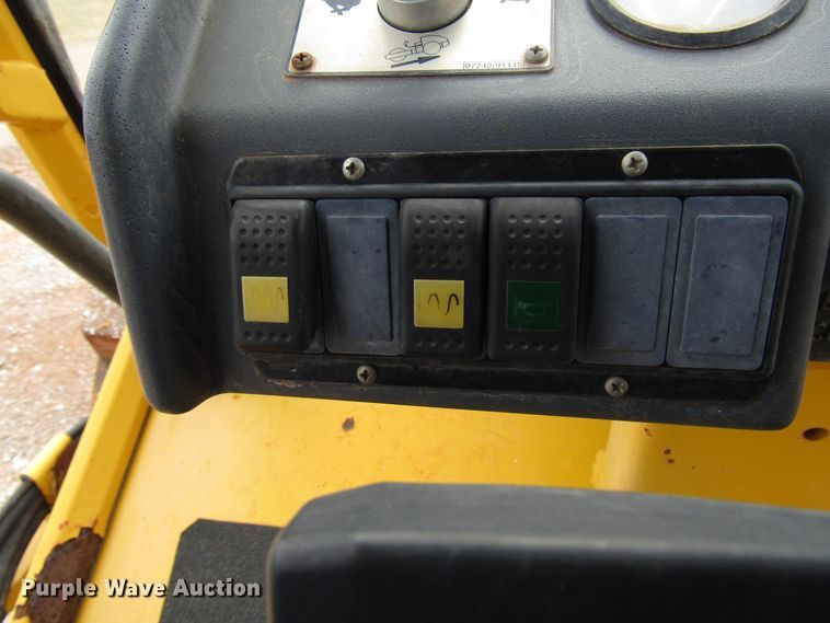 image for item DG0206 Vibromax VM106PD single drum vibratory roller