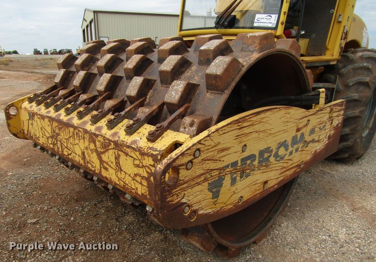 image for item DG0206 Vibromax VM106PD single drum vibratory roller