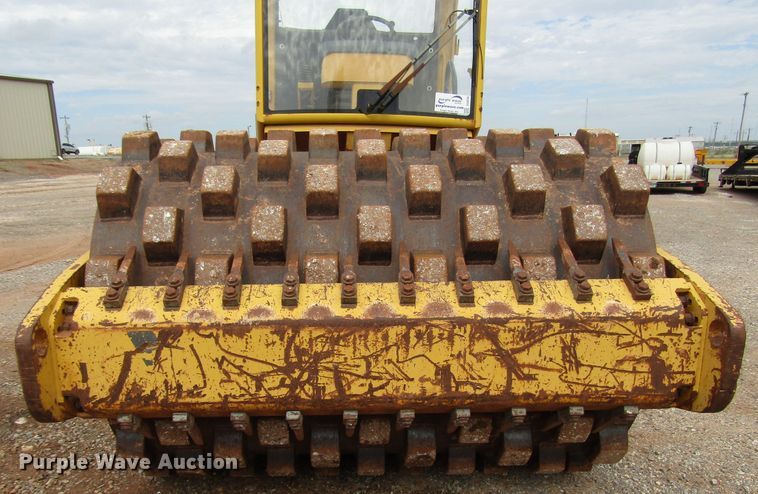 image for item DG0206 Vibromax VM106PD single drum vibratory roller