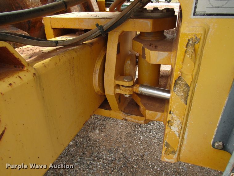 image for item DG0206 Vibromax VM106PD single drum vibratory roller