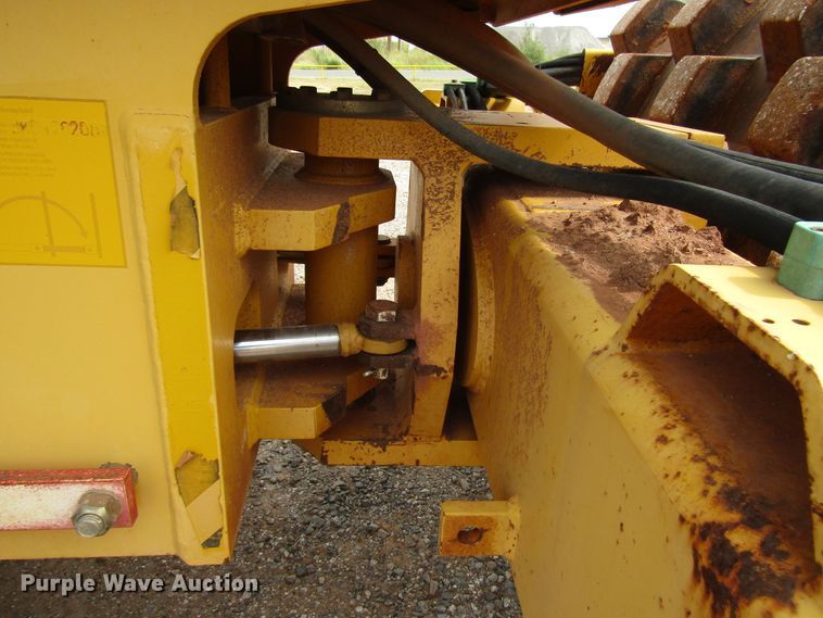 image for item DG0206 Vibromax VM106PD single drum vibratory roller