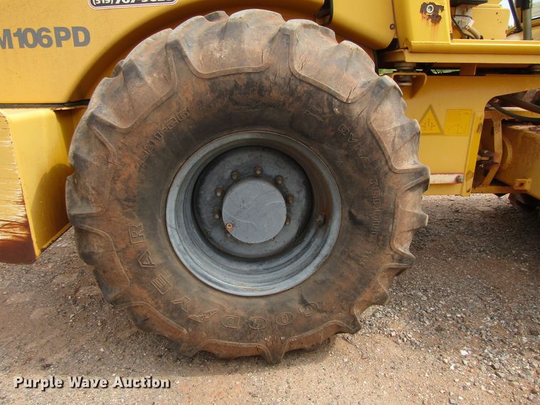 image for item DG0206 Vibromax VM106PD single drum vibratory roller