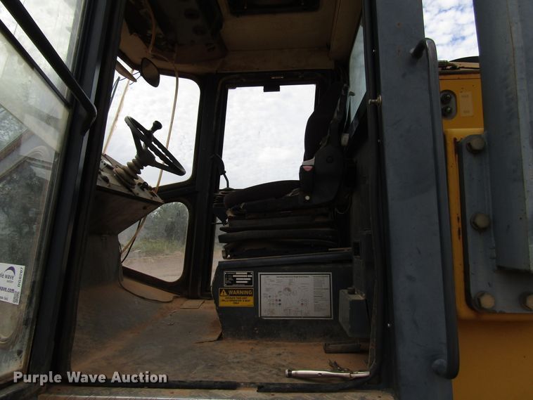 image for item DG0207 2005 Vibromax 1105 single drum vibratory roller