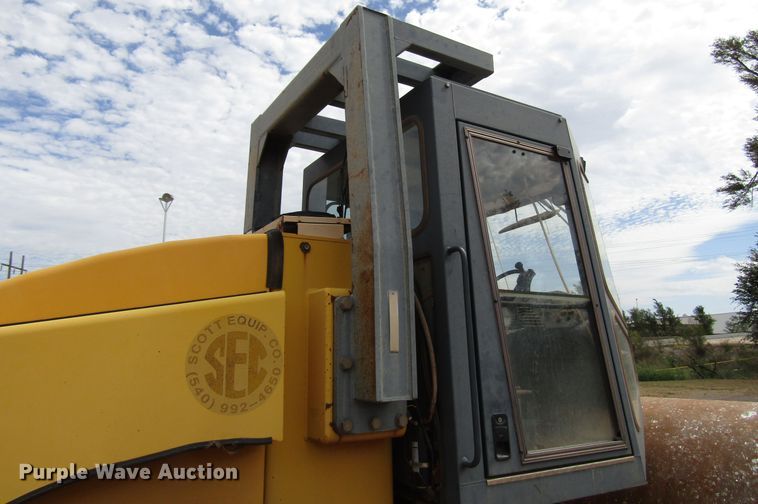 image for item DG0207 2005 Vibromax 1105 single drum vibratory roller