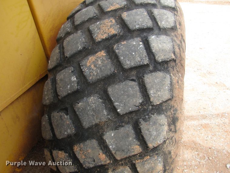 image for item DG0207 2005 Vibromax 1105 single drum vibratory roller