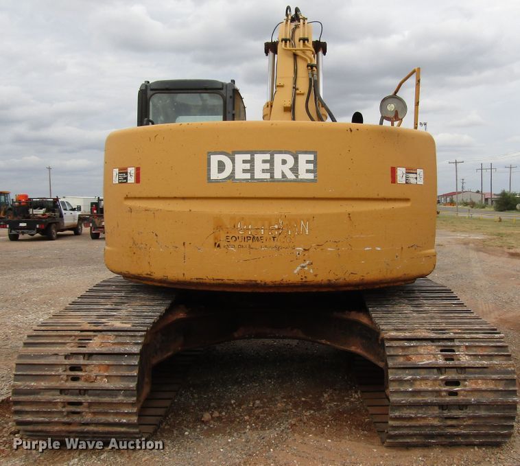 image for item DG0211 2005 John Deere 225C LC excavator