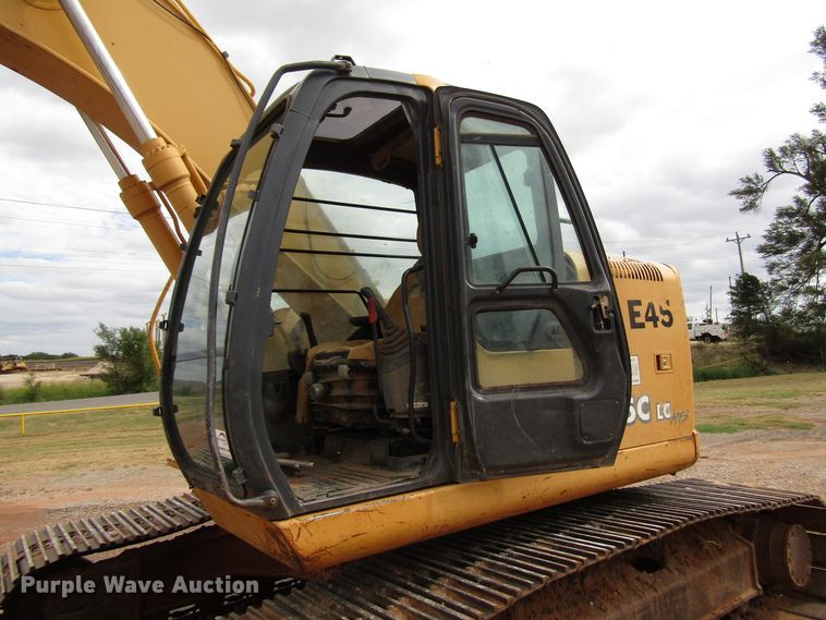 image for item DG0211 2005 John Deere 225C LC excavator