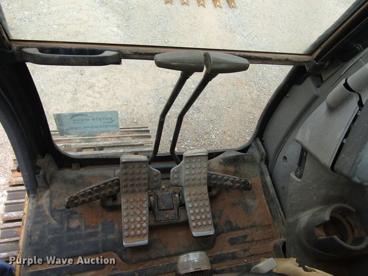 image for item DG0211 2005 John Deere 225C LC excavator