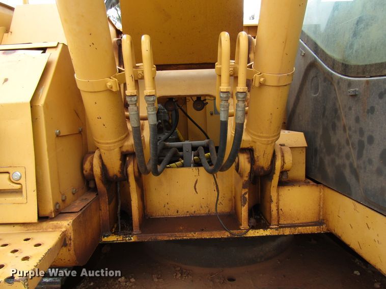 image for item DG0211 2005 John Deere 225C LC excavator