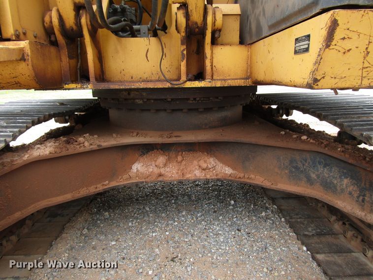 image for item DG0211 2005 John Deere 225C LC excavator