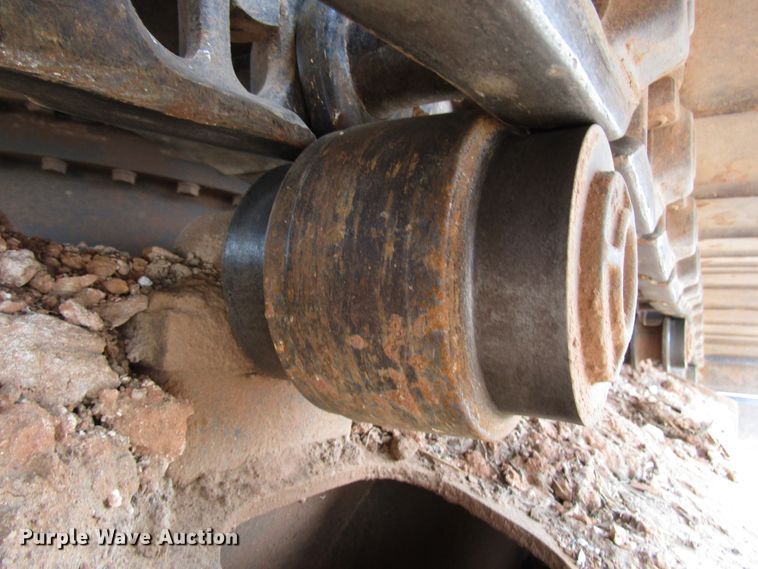 image for item DG0211 2005 John Deere 225C LC excavator