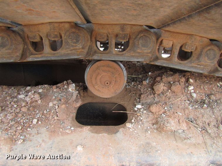 image for item DG0211 2005 John Deere 225C LC excavator