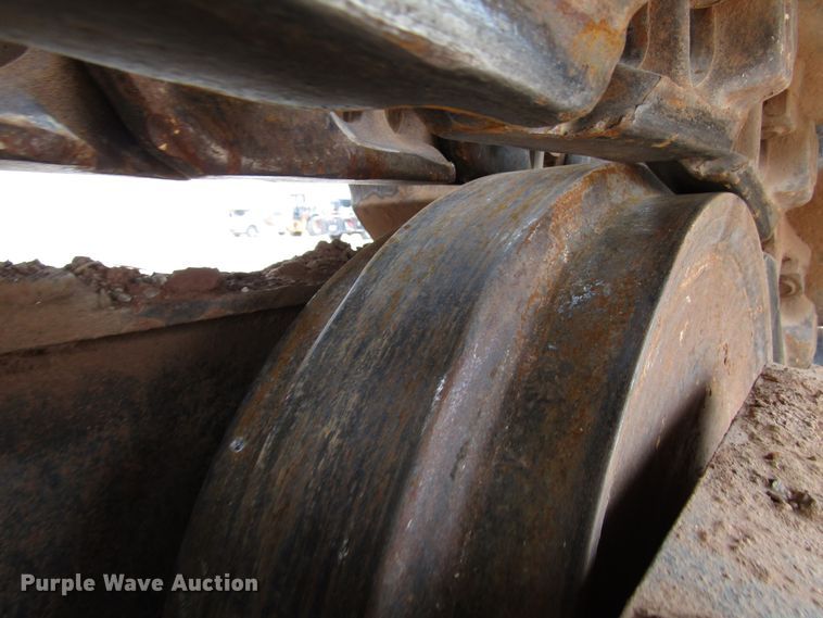 image for item DG0211 2005 John Deere 225C LC excavator