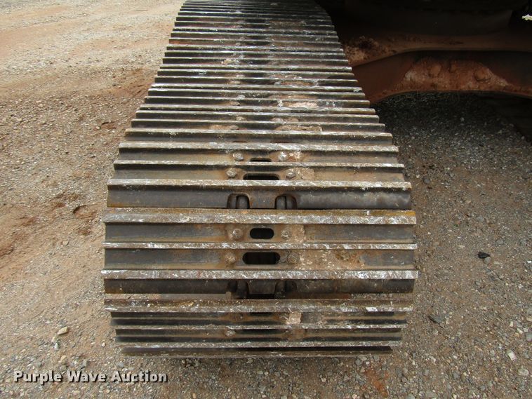 image for item DG0211 2005 John Deere 225C LC excavator