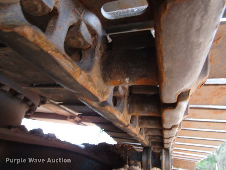 image for item DG0211 2005 John Deere 225C LC excavator