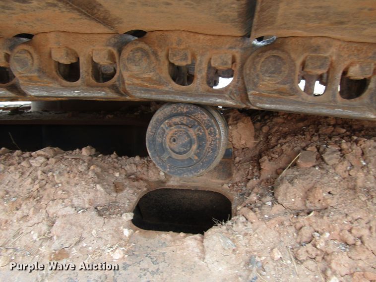 image for item DG0211 2005 John Deere 225C LC excavator