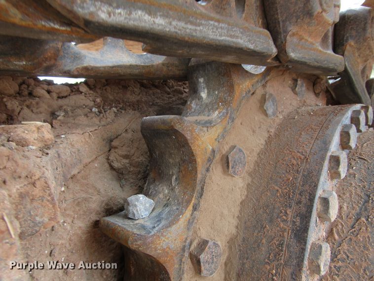 image for item DG0211 2005 John Deere 225C LC excavator