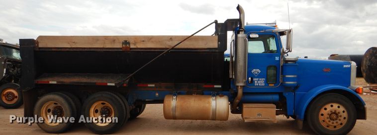 image for item DG0227 2005 Peterbilt 379 dump truck