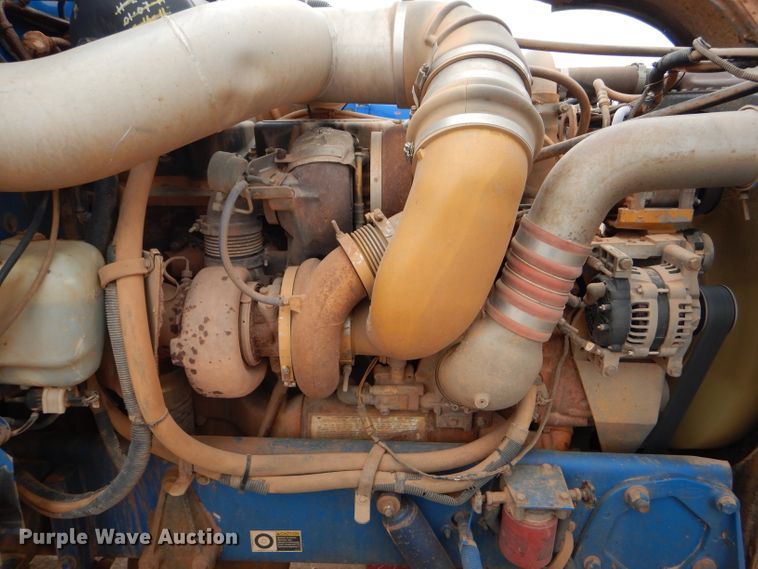 image for item DG0227 2005 Peterbilt 379 dump truck