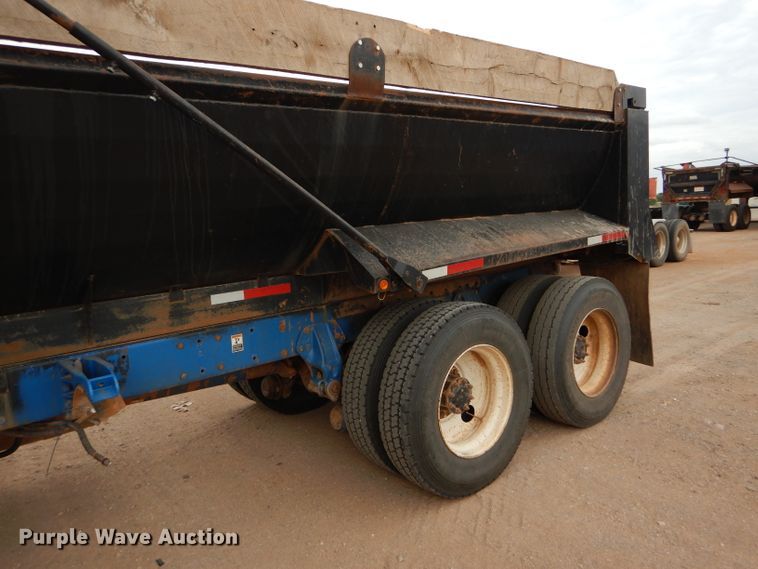 image for item DG0227 2005 Peterbilt 379 dump truck