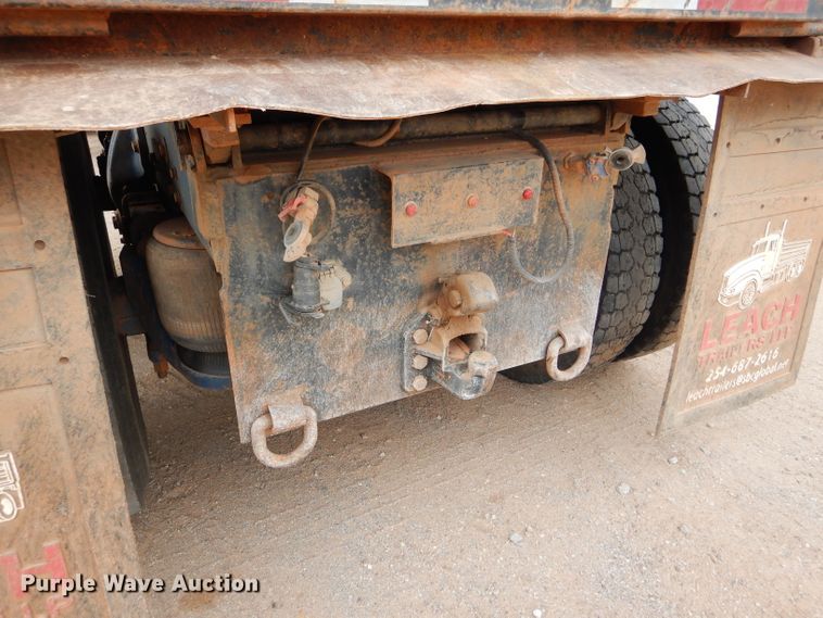 image for item DG0227 2005 Peterbilt 379 dump truck