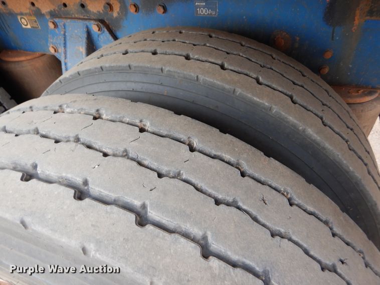 image for item DG0227 2005 Peterbilt 379 dump truck