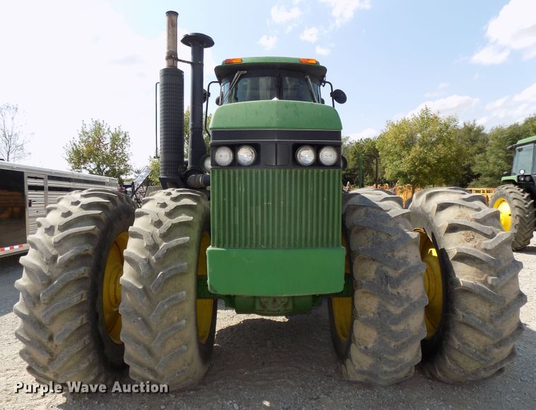image for item DG2445 1985 John Deere 8650 4WD tractor
