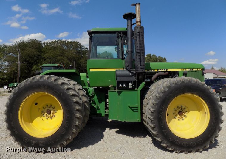 image for item DG2445 1985 John Deere 8650 4WD tractor