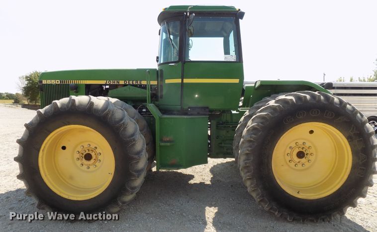 image for item DG2445 1985 John Deere 8650 4WD tractor