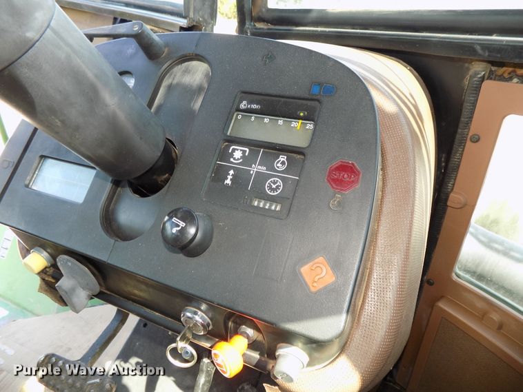 image for item DG2445 1985 John Deere 8650 4WD tractor