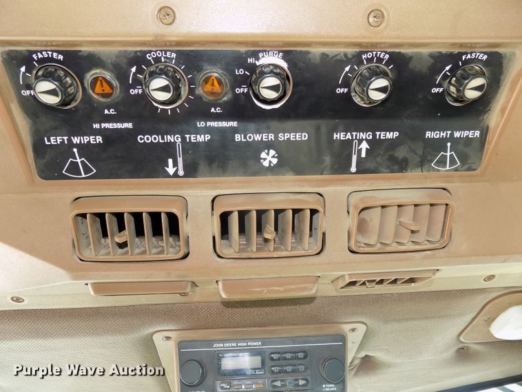 image for item DG2445 1985 John Deere 8650 4WD tractor