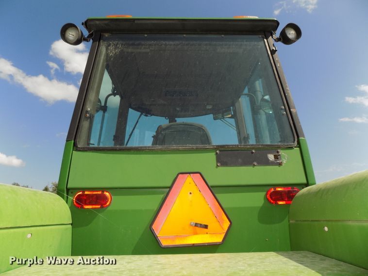 image for item DG2445 1985 John Deere 8650 4WD tractor