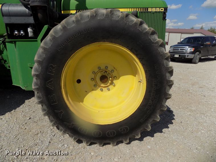 image for item DG2445 1985 John Deere 8650 4WD tractor