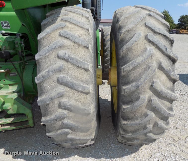 image for item DG2445 1985 John Deere 8650 4WD tractor