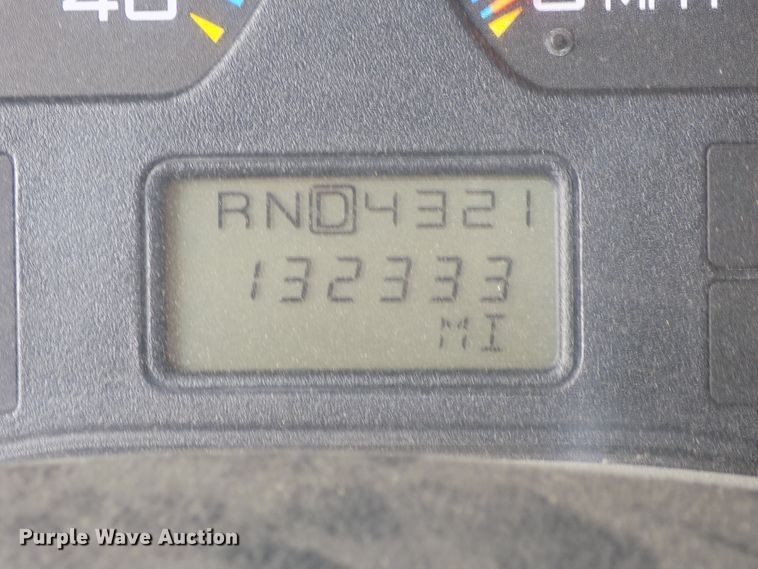 image for item DG2449 2006 International 7300 bucket truck