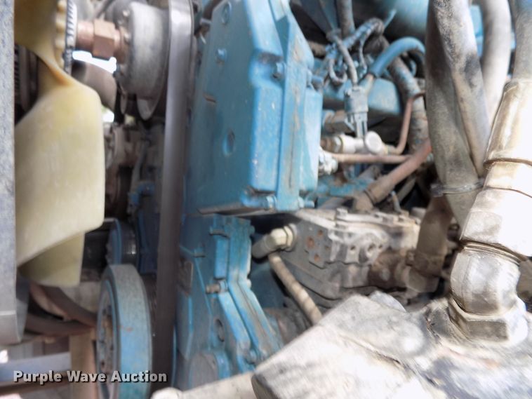 image for item DG2449 2006 International 7300 bucket truck