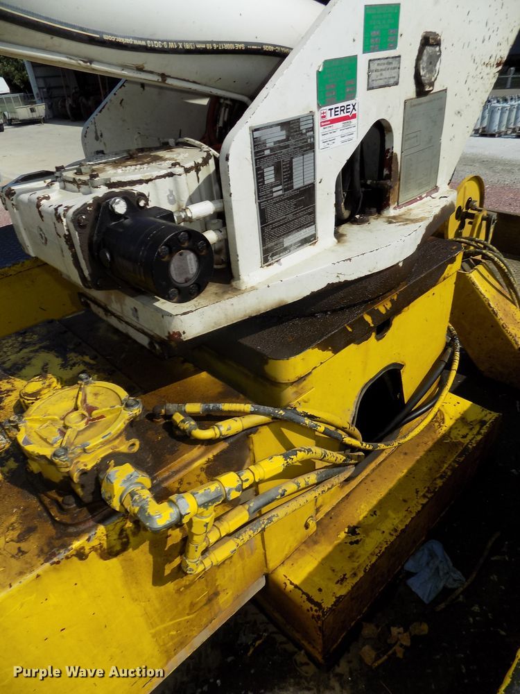 image for item DG2449 2006 International 7300 bucket truck