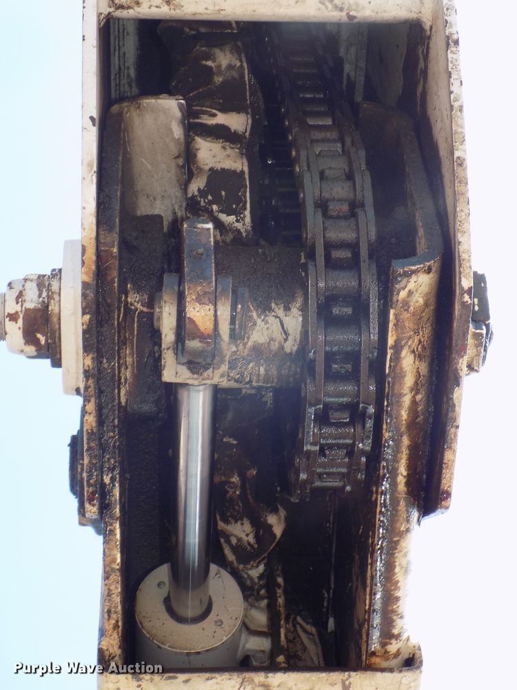 image for item DG2449 2006 International 7300 bucket truck