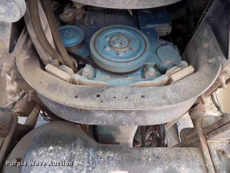 image for item DG2449 2006 International 7300 bucket truck