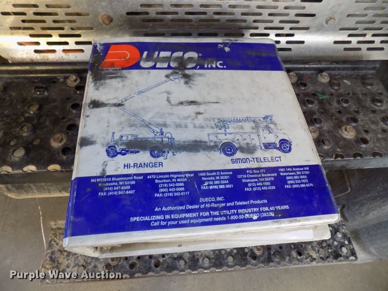 image for item DG2449 2006 International 7300 bucket truck