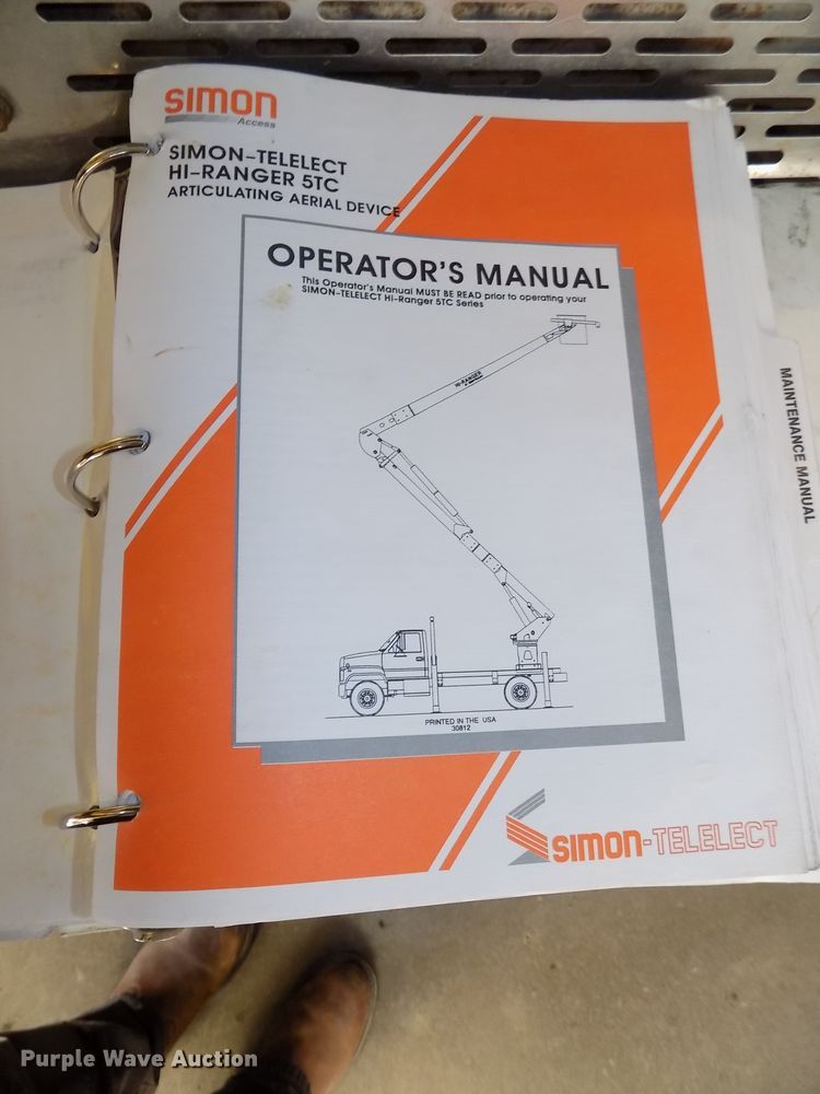 image for item DG2449 2006 International 7300 bucket truck
