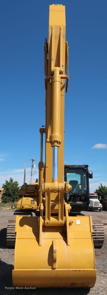 image for item DG4185 2005 Caterpillar 330C L excavator