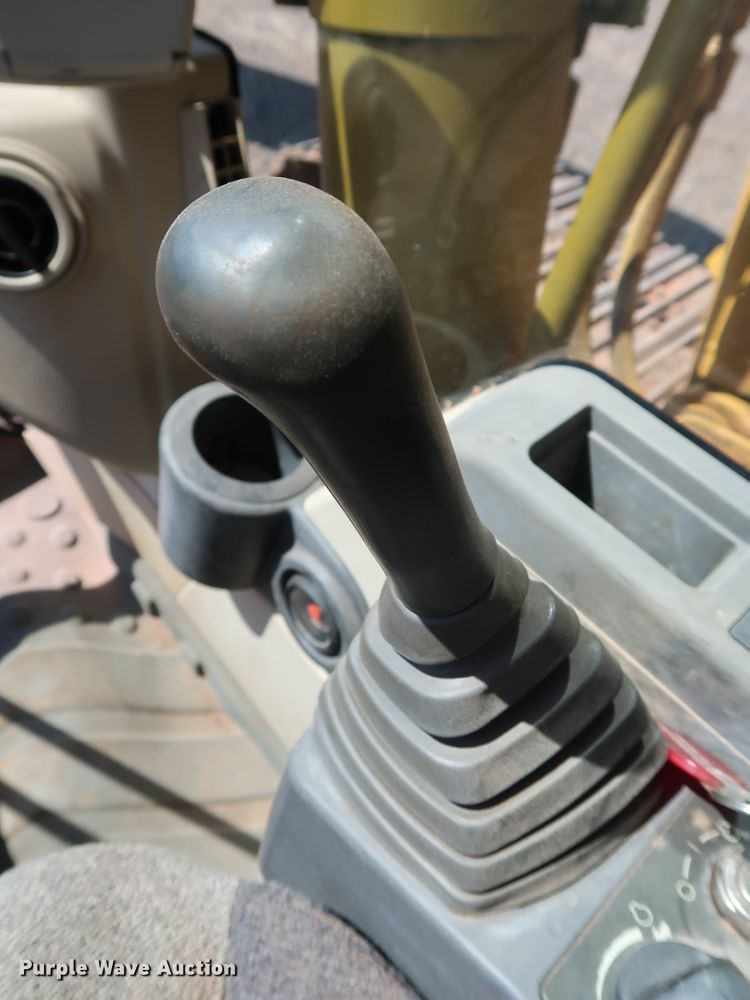 image for item DG4185 2005 Caterpillar 330C L excavator