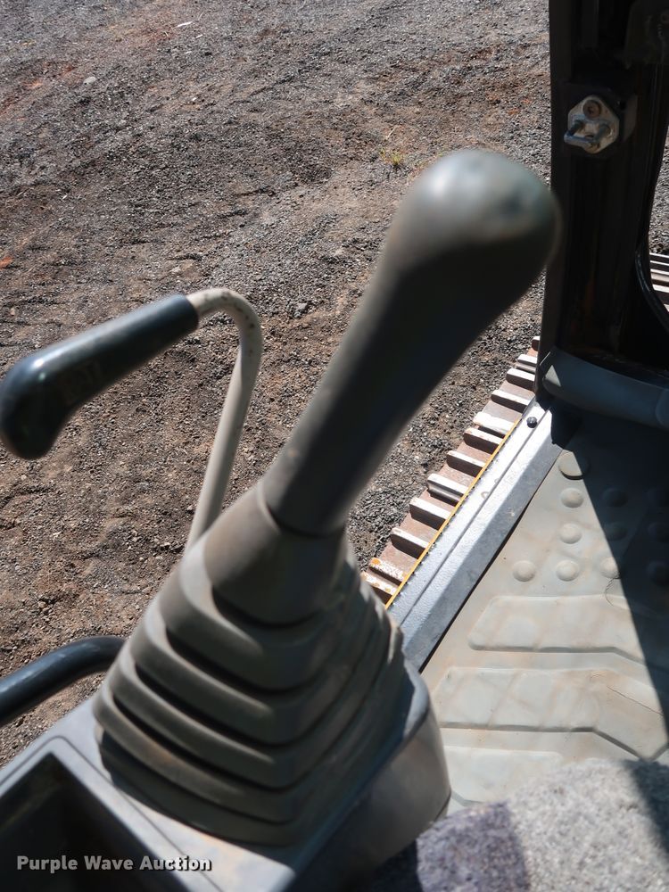 image for item DG4185 2005 Caterpillar 330C L excavator